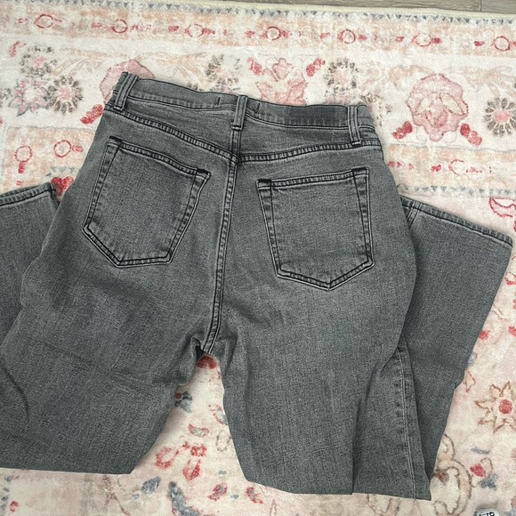 Abercrombie & Fitch Ultra High Rise Ankle Straight Jean Grey Wash Petite 8 Short - Picture 4 of 8